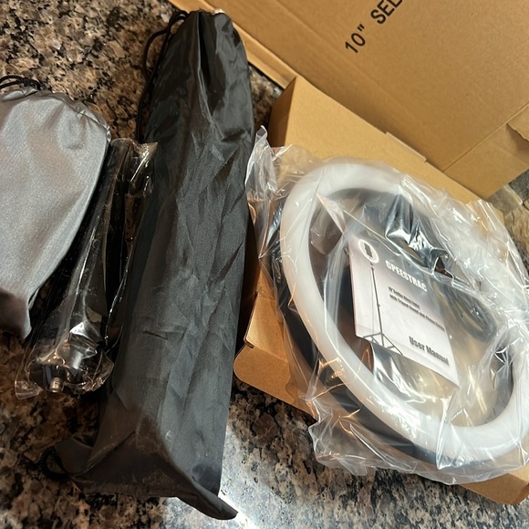 Selfie light 10 inch with tripod and phone holder NIB - Picture 3 of 7